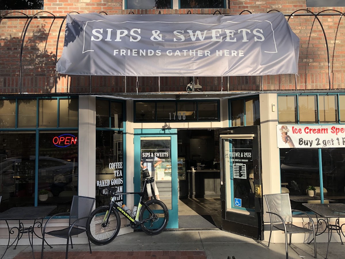 Sips & Sweets